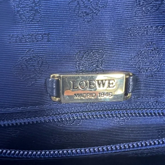 Vintage Loewe Black Leather Shoulder Bag with Embossed Anagram & Gold Ring - Picture 11 of 14